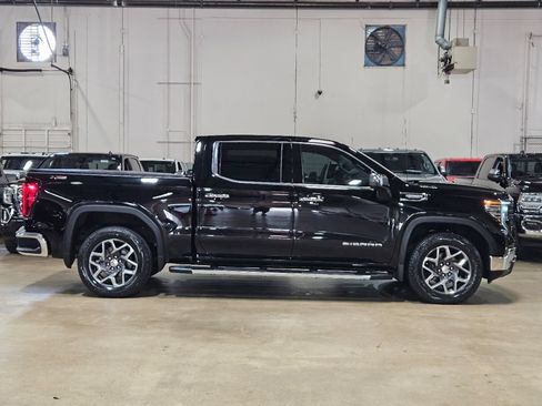 Used 2023 GMC Sierra 1500 SLT AWD/4WD image 5