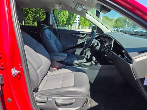 Certified 2025 Kia Niro EX FWD image 11