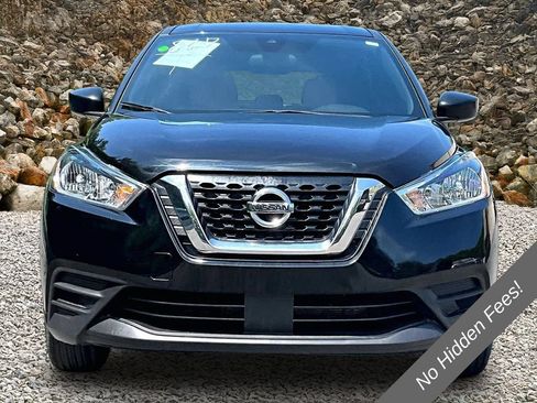 Used 2020 Nissan Kicks S FWD image 2