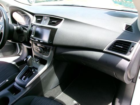 Used 2019 Nissan Sentra SV w/ Special Edition Package image 19