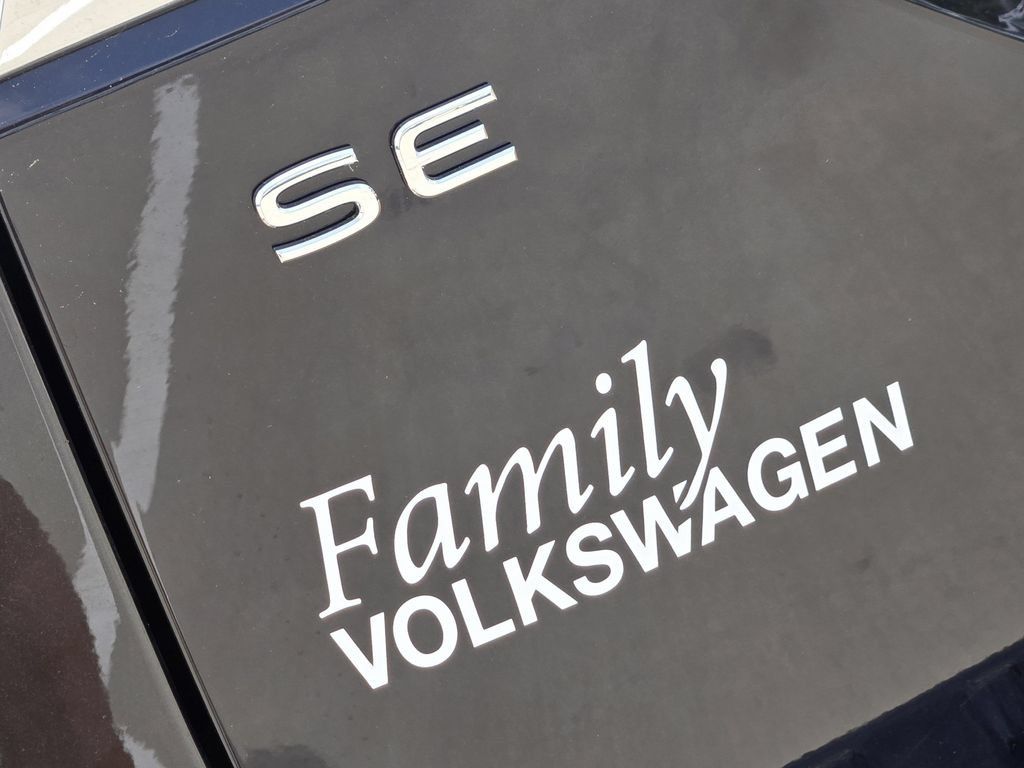 New 2026 Volkswagen Atlas SE FWD image 8