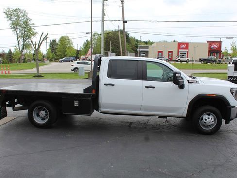 Used 2024 GMC Sierra 3500 Pro w/ Convenience Package AWD/4WD image 8