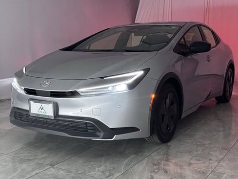 Used 2024 Toyota Prius LE image 38