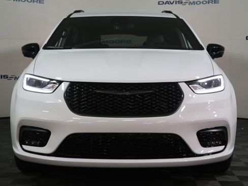 New 2026 Chrysler Pacifica Select image 14