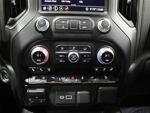 Used 2020 GMC Sierra 3500 Denali w/ Denali Ultimate Package image 26