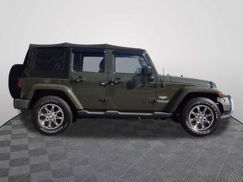 Used 2015 Jeep Wrangler Unlimited Sahara AWD/4WD image 4