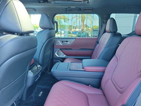 Used 2026 INFINITI QX80 Autograph w/ Premium Cargo Package AWD/4WD image 16