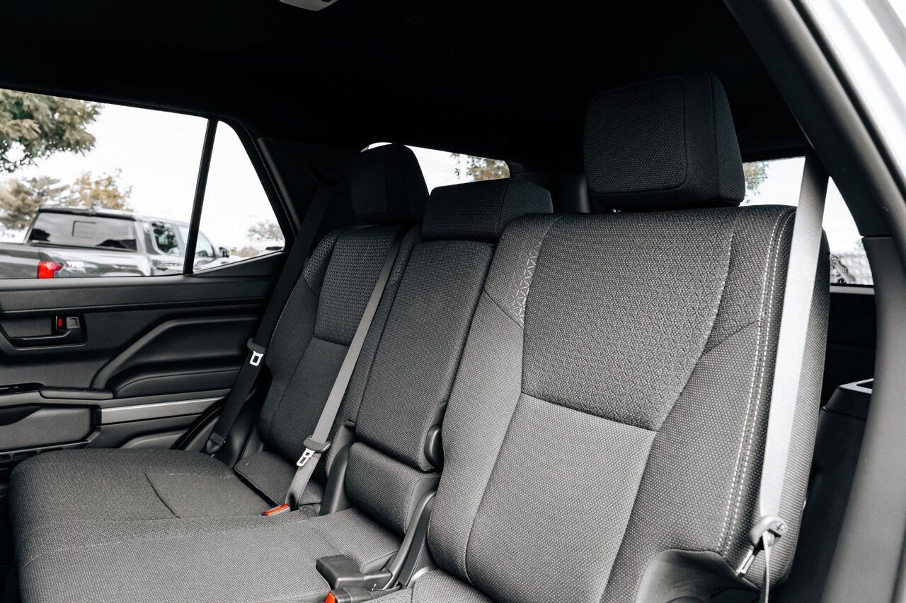 Used 2026 Toyota 4Runner SR5 AWD/4WD image 43