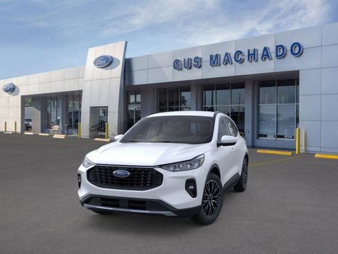 New 2025 Ford Escape SE image 3