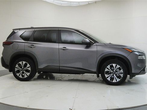 Used 2023 Nissan Rogue SV image 9