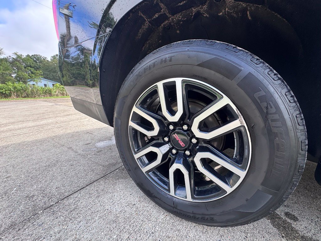 Used 2021 GMC Yukon XL AT4 w/ Technology Package AWD/4WD image 21