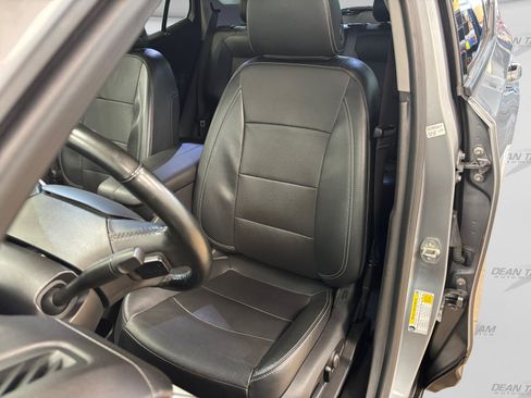 Used 2023 GMC Terrain SLT AWD/4WD image 19