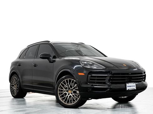 Used 2023 Porsche Cayenne Platinum Edition AWD/4WD image 1