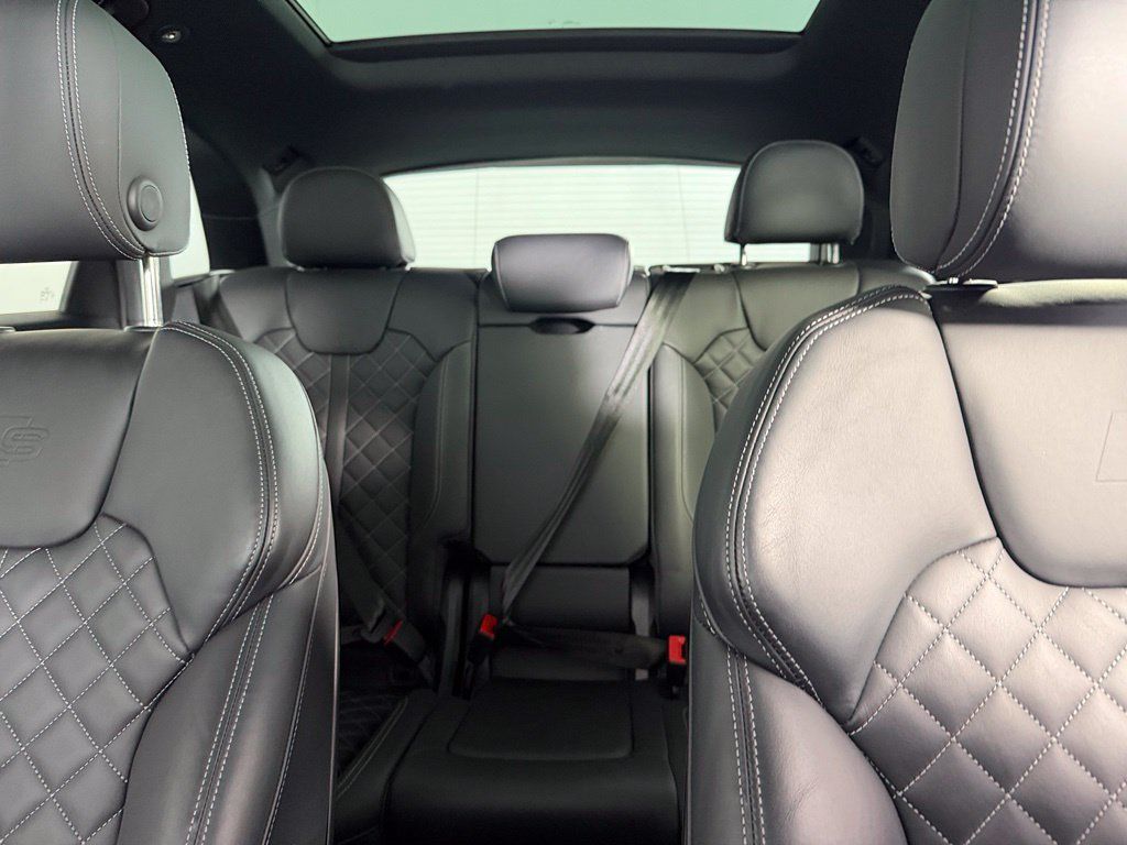 Used 2024 Audi SQ5 Prestige w/ Prestige Package AWD/4WD image 19