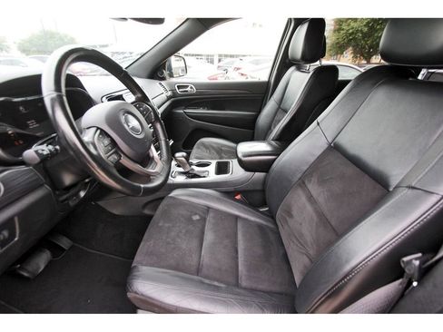 Used 2020 Jeep Grand Cherokee Altitude RWD image 15