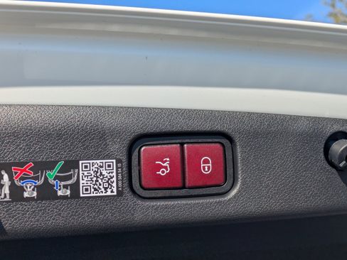 New 2026 Mercedes-Benz E 53 AMG e 4MATIC Sedan image 13