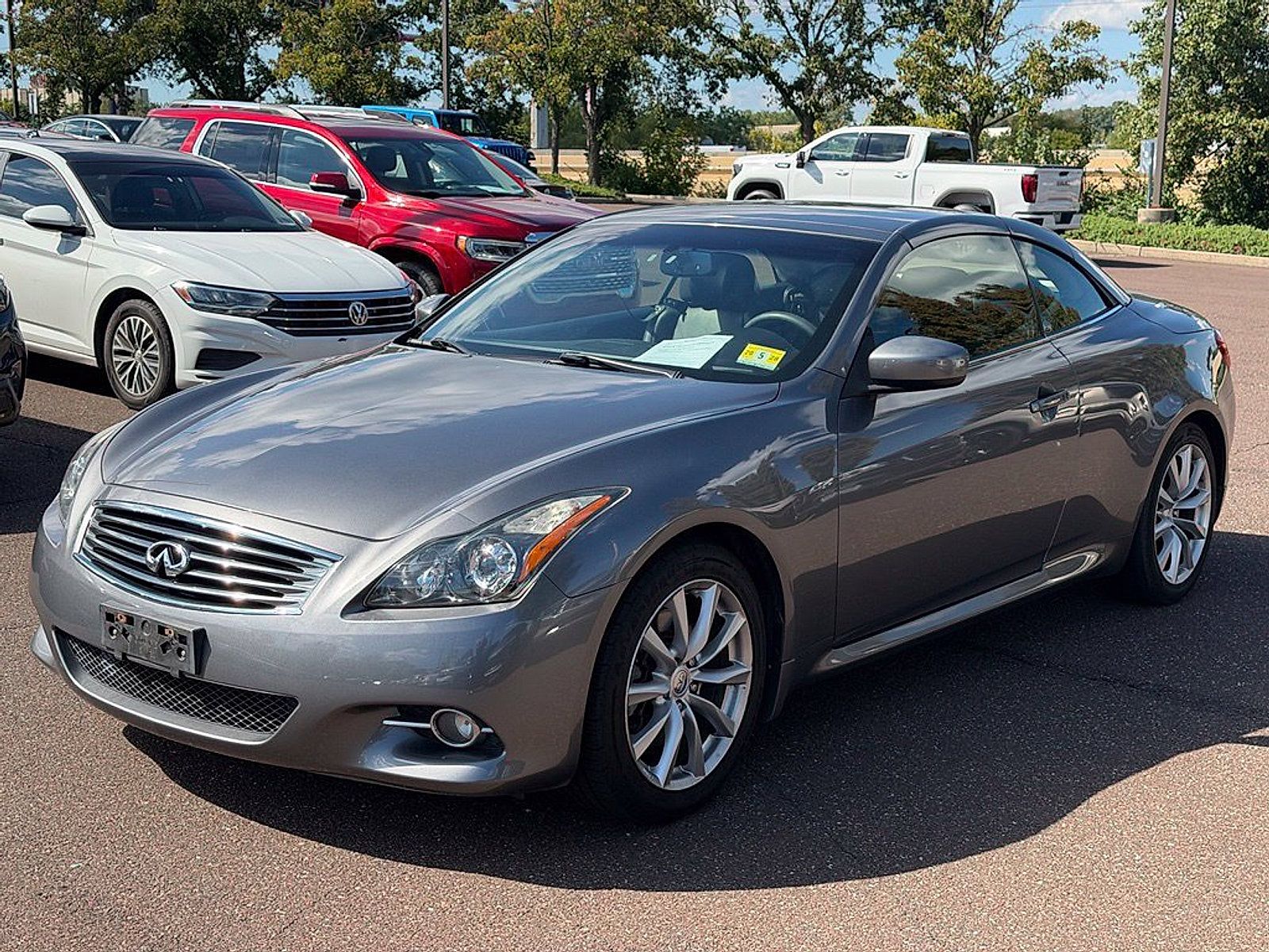 Used 2013 INFINITI G37 Convertible w/ Premium Pkg RWD image 3