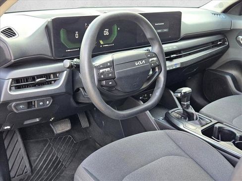 Used 2025 Kia K4 FWD image 9
