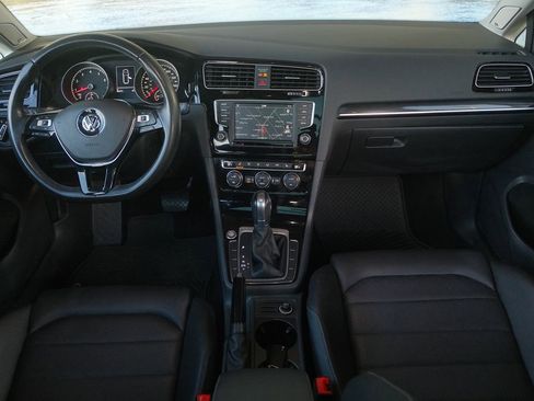 Used 2017 Volkswagen Golf SEL image 19