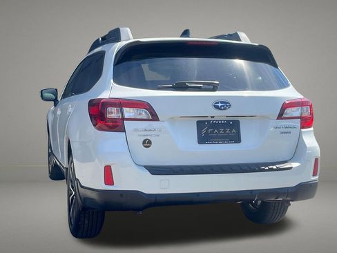 Used 2017 Subaru Outback 3.6R Limited AWD/4WD image 3