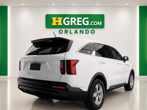 Used 2023 Kia Sorento LX FWD image 6