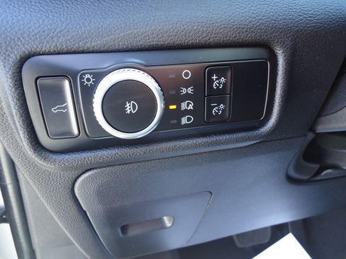 Used 2023 Ford Explorer XLT w/ Equipment Group 202A AWD/4WD image 14