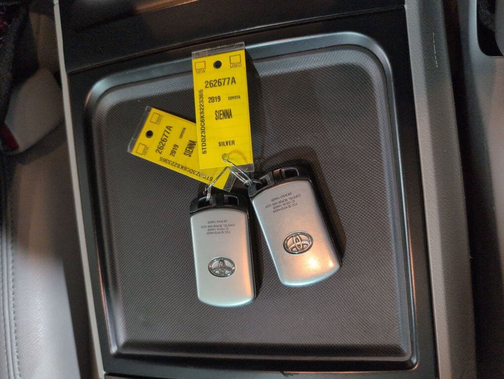 Used 2019 Toyota Sienna XLE w/ XLE Navigation Package AWD/4WD image 9