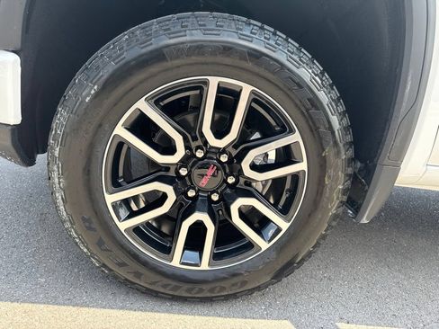 New 2026 GMC Sierra 1500 AT4 w/ AT4 Premium Package AWD/4WD image 32