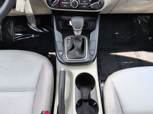Used 2025 Kia Soul LX w/ LX Technology Package FWD image 22