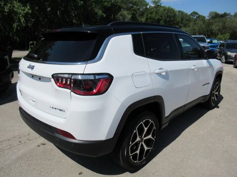 Used 2026 Jeep Compass Limited AWD/4WD image 7
