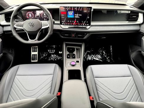 New 2026 Volkswagen Tiguan SE R-Line FWD image 18