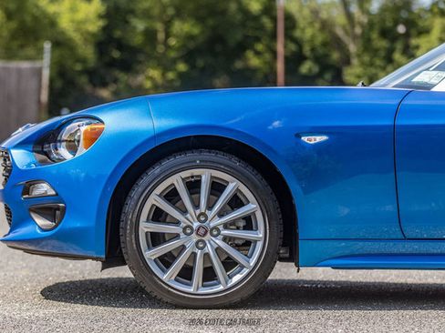 Used 2017 FIAT 124 Spider Lusso RWD image 4