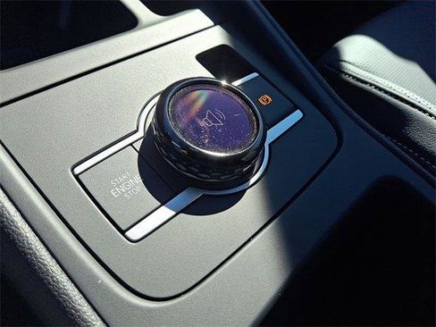 Used 2026 Volkswagen Tiguan SE image 17