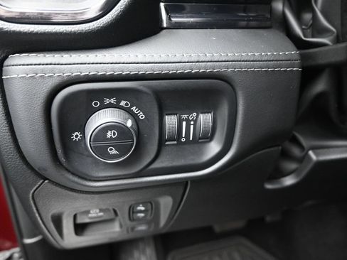 Used 2025 RAM 1500 Limited AWD/4WD image 20