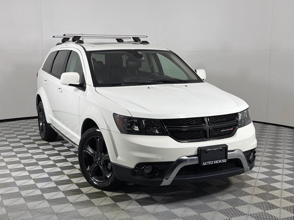 Used 2020 Dodge Journey Crossroad FWD image 2