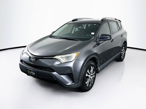 Used 2018 Toyota RAV4 LE image 3