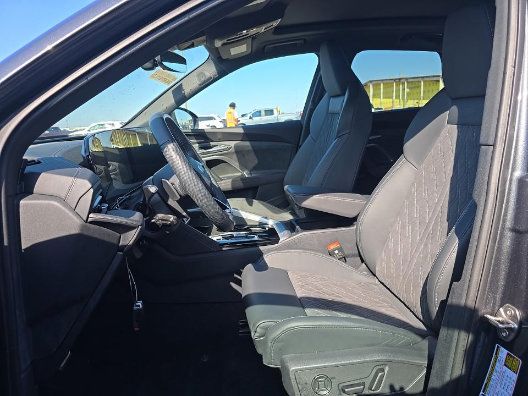 Used 2025 Audi SQ5 Premium Plus AWD/4WD image 3