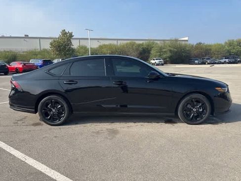 Used 2025 Honda Accord SE image 6