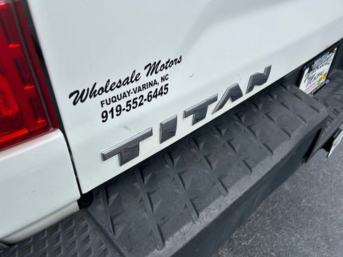 Used 2019 Nissan Titan S image 28