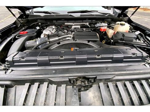 Used 2024 GMC Sierra 2500 AT4 w/ Technology Package image 12