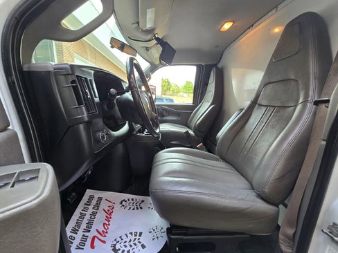 Used 2018 Chevrolet Express 3500 w/ Power Convenience Package image 11