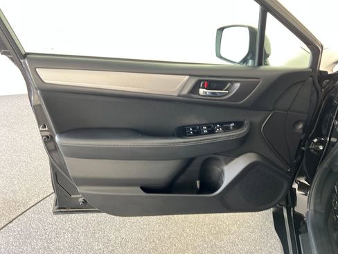 Used 2016 Subaru Outback 2.5i Premium image 12