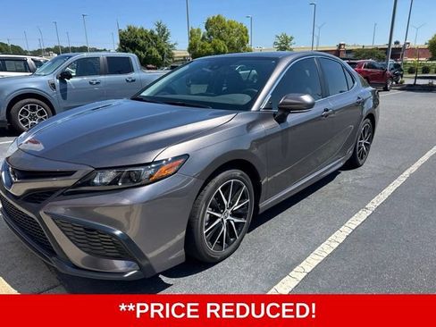 Used 2024 Toyota Camry SE w/ Convenience Package FWD image 2