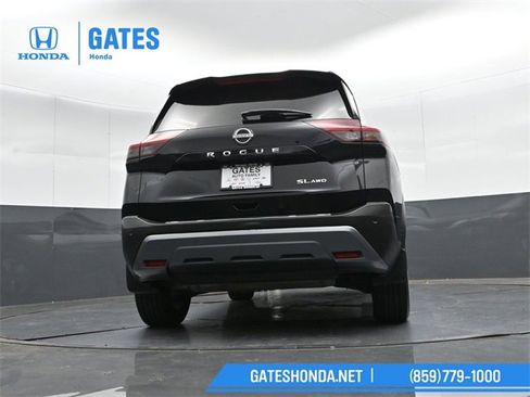 Used 2022 Nissan Rogue SL w/ SL Premium Package image 34