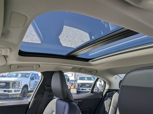 Certified 2025 Volvo S60 B5 Core image 19