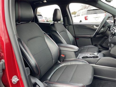 Used 2025 Ford Escape ST-Line image 25