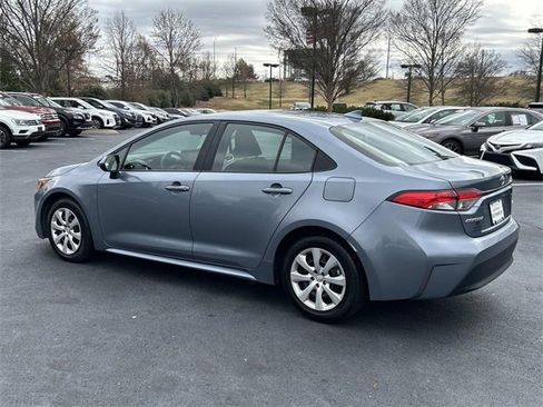Used 2023 Toyota Corolla LE image 6