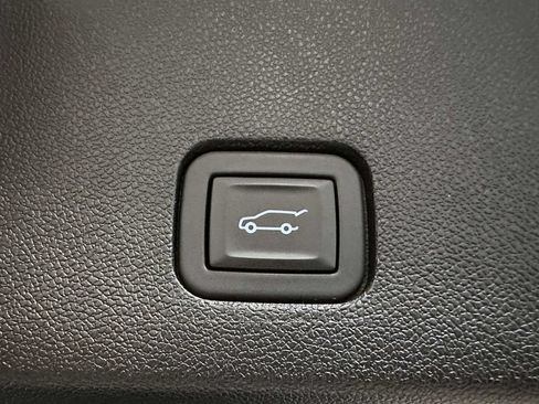 Used 2023 Cadillac XT6 Premium Luxury w/ Technology Package AWD/4WD image 12