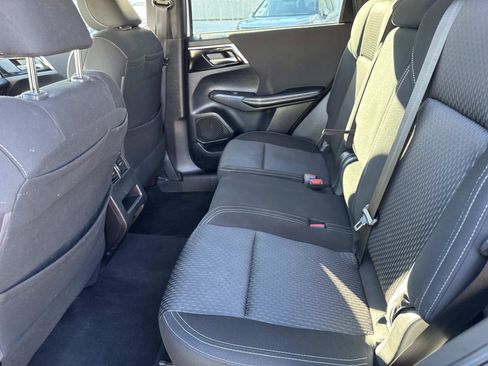 Used 2022 Mitsubishi Outlander ES image 11