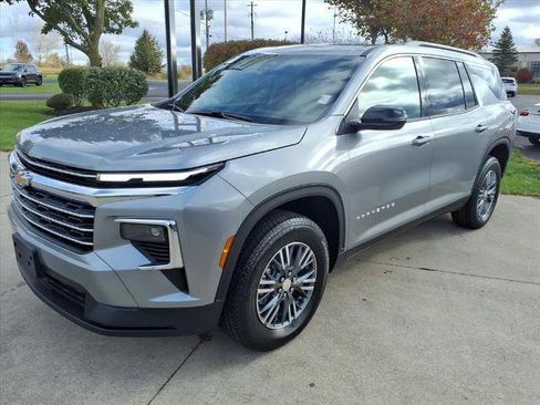 New 2026 Chevrolet Traverse LT image 1